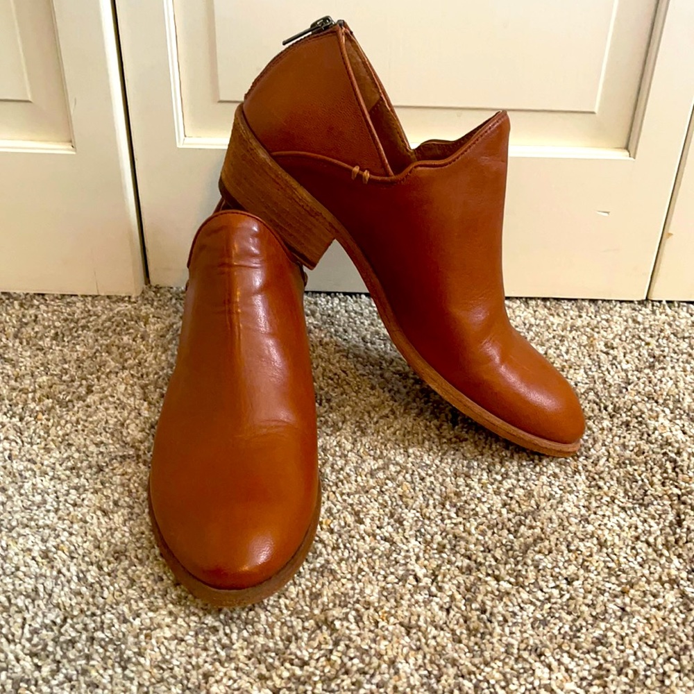 Frye Carson Shootie boots brand new size 10 women’s